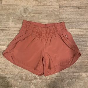 Lululemon Tracker V shorts pink size 4